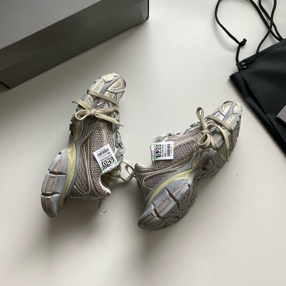 BALENCIAGA   3XL 520  SNEAKER