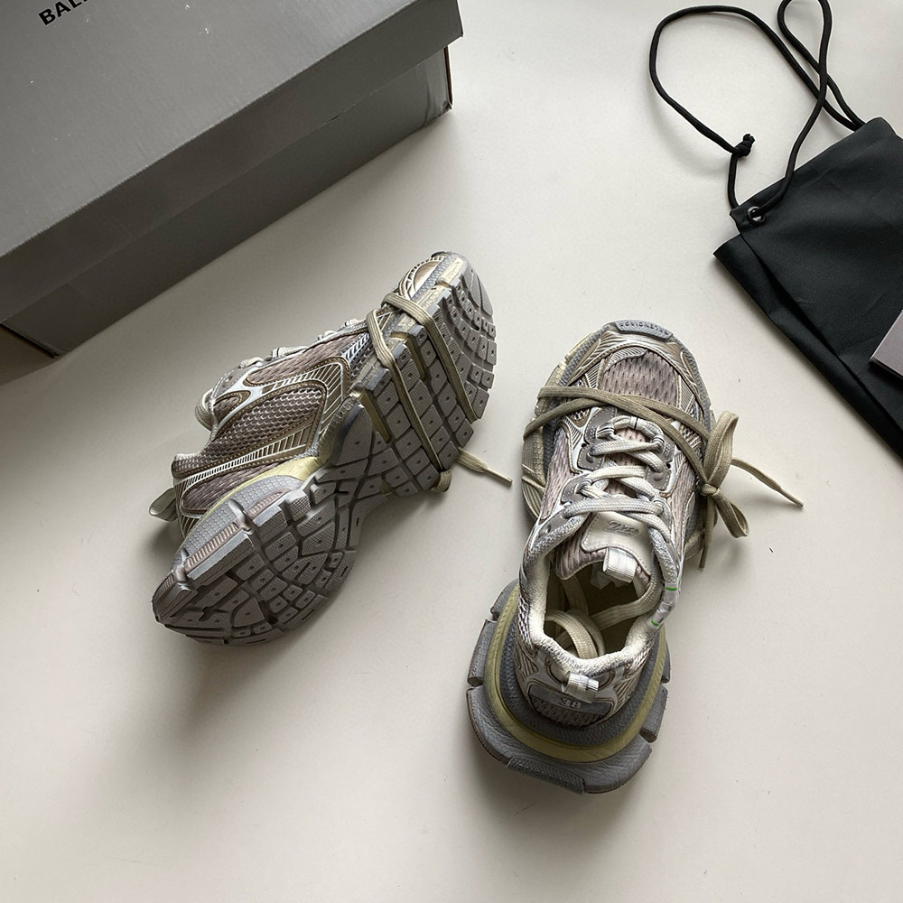 BALENCIAGA   3XL 520  SNEAKER