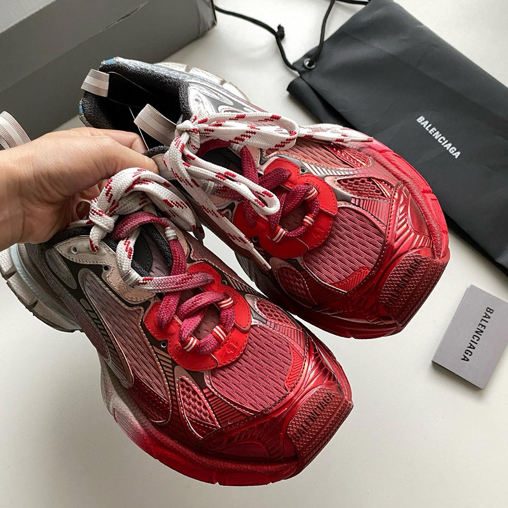 BALENCIAGA 3XL TOE SPRAY SNEAKER BALENCIAGA 3XL TOE SPRAY SNEAKER