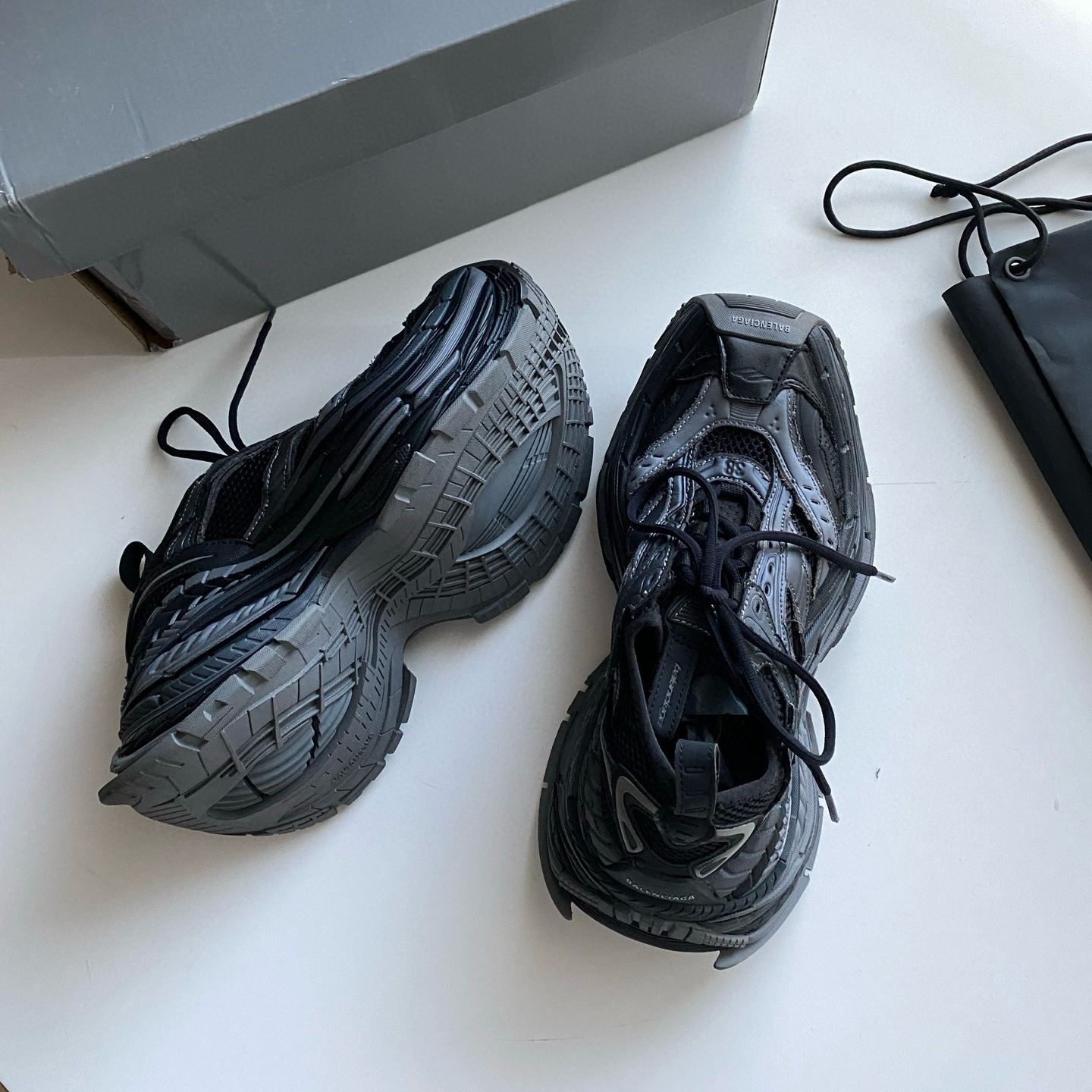 BALENCIAGA 10XL BLACK SNEAKER BALENCIAGA 10XL BLACK SNEAKER