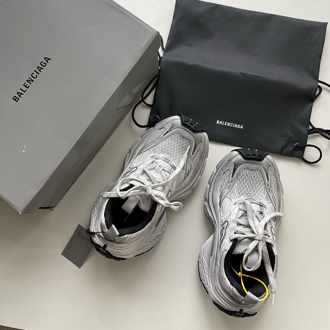 BALENCIAGA 6XL