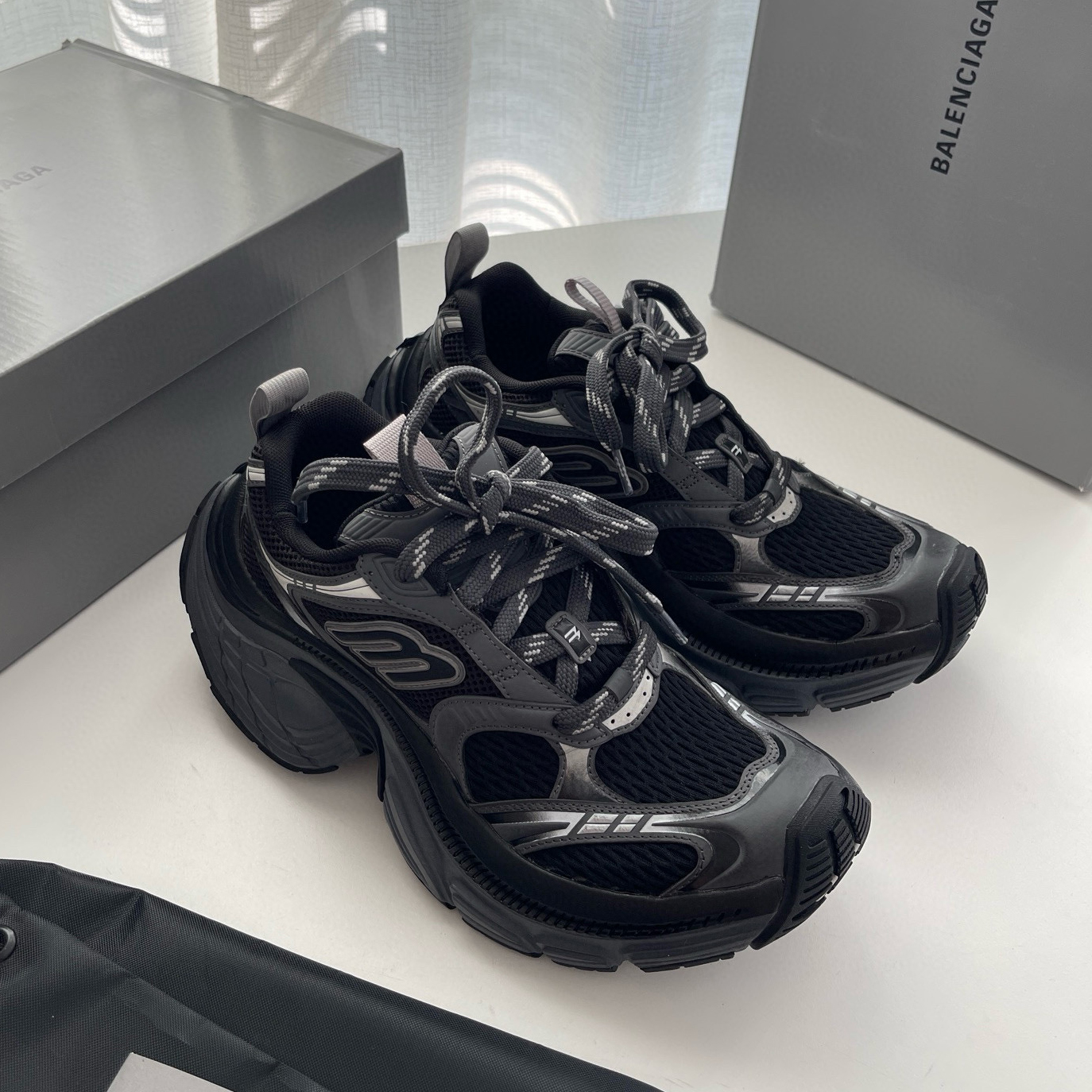 BALENCIAGA 6XL