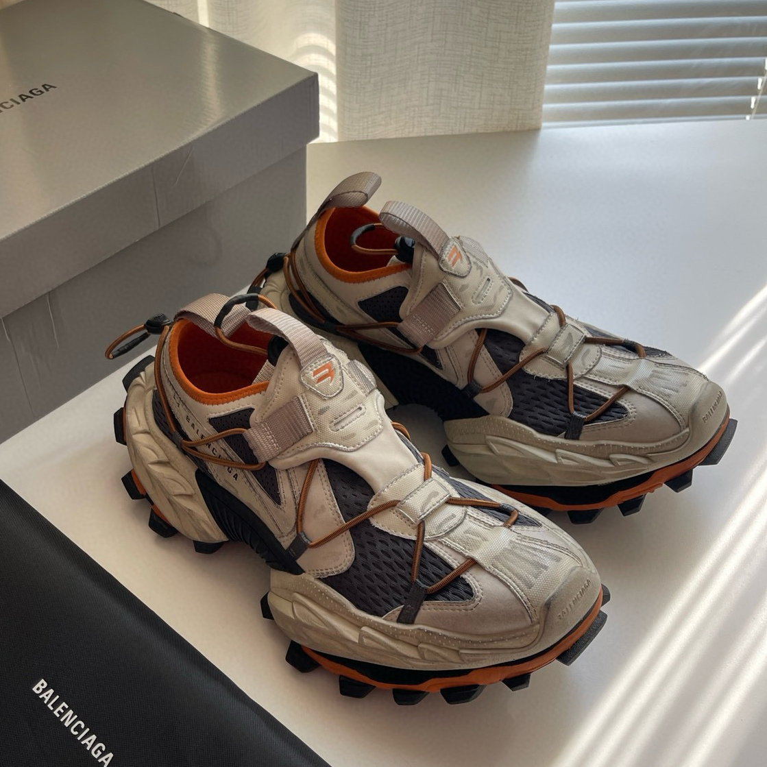 BALENCIAGA HIKE