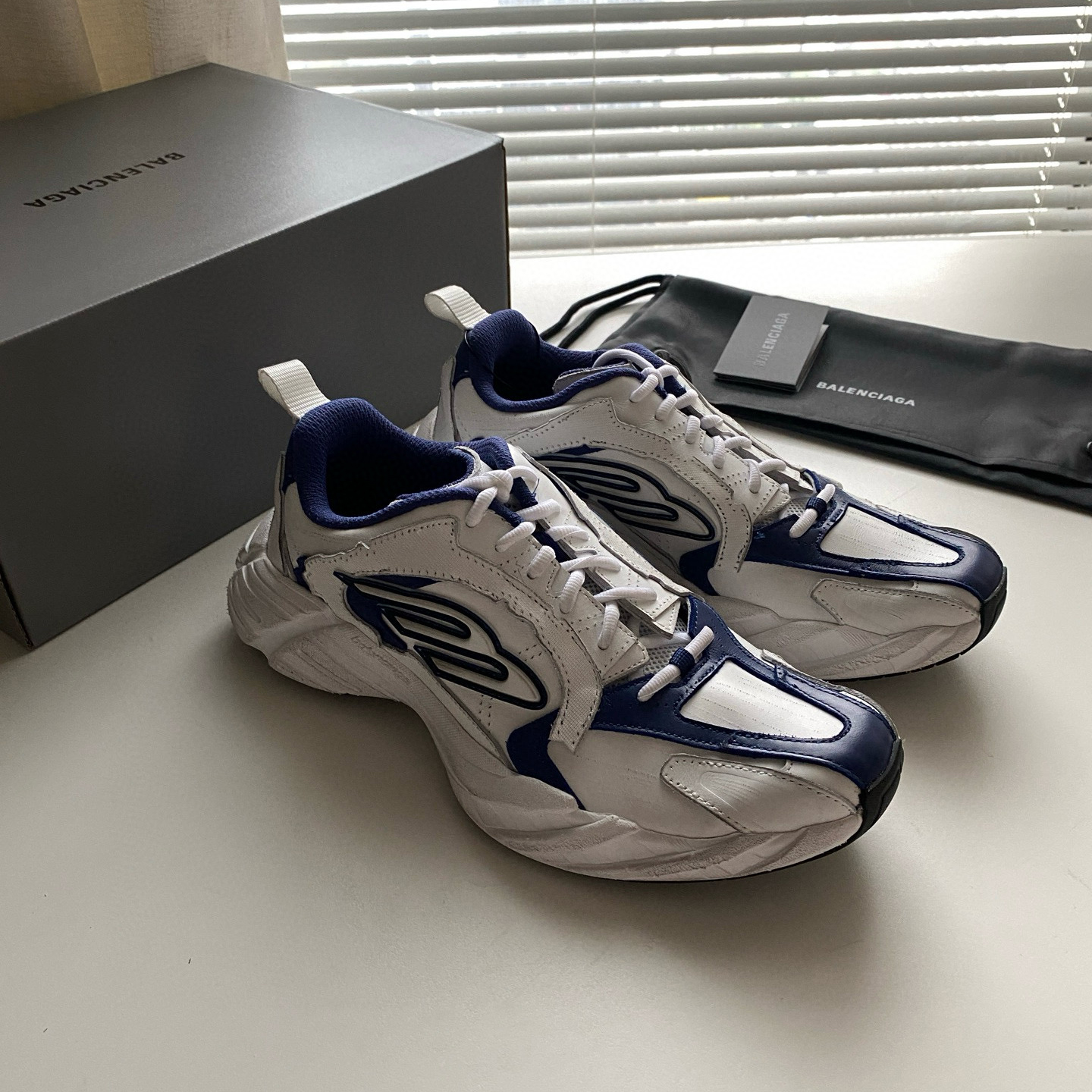BALENCIAGA MONDAY