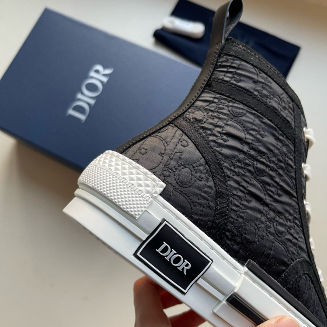 CHRISTIAN DIOR B23 League High-Top Sneaker CHRISTIAN DIOR B23 League High-Top Sneaker
