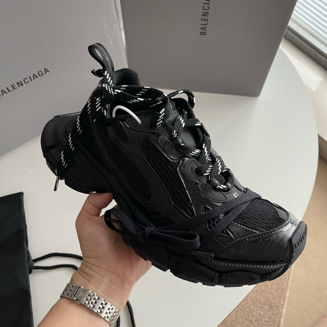 balenciaga 3XL black balenciaga 3XL black