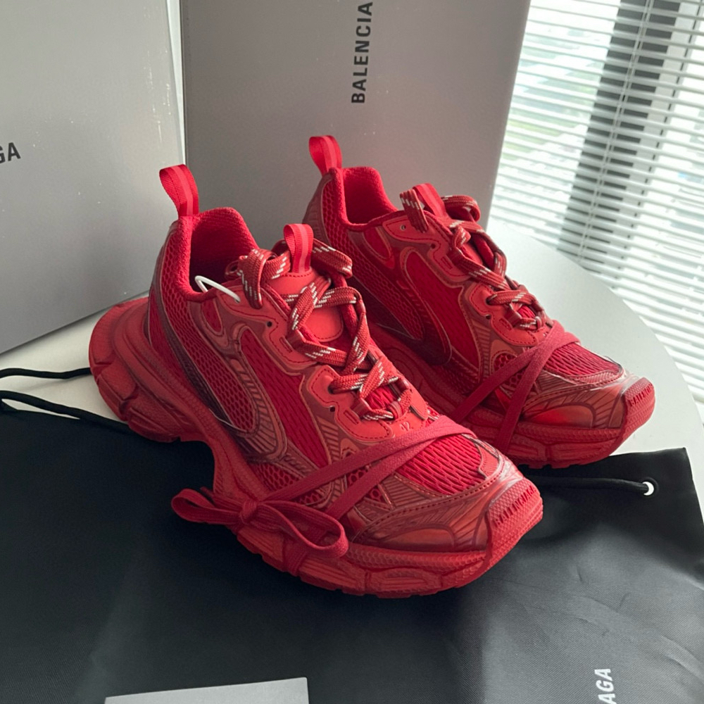 balenciaga 3xl red 