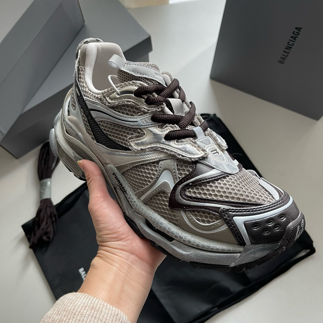 BALENCIAGA RUNNER  GREY
