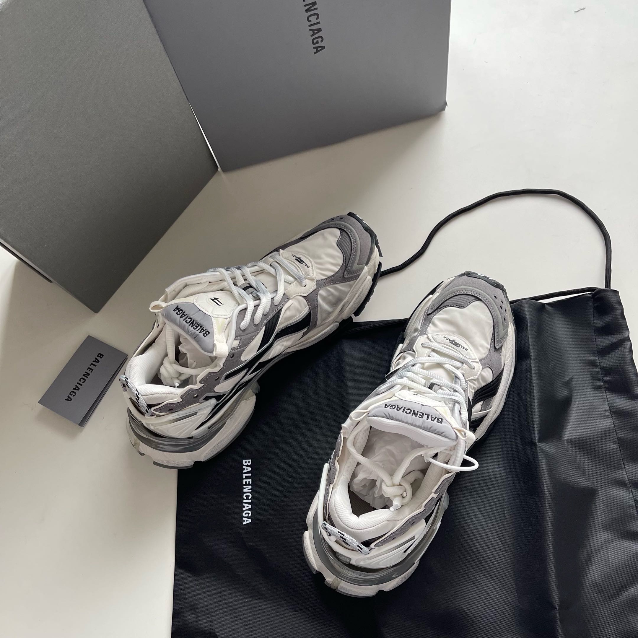 BALENCIAGA RUNNER WHITE GREY BLACK