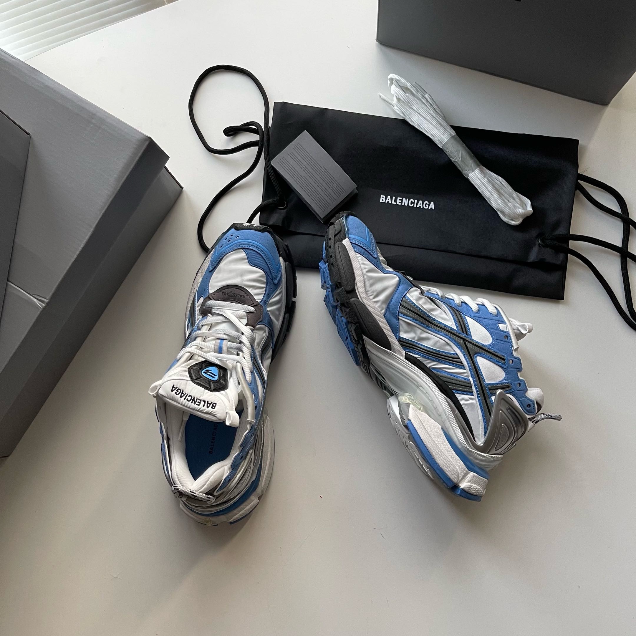 BALENCIAGA RUNNER WHITE GREY BLUE