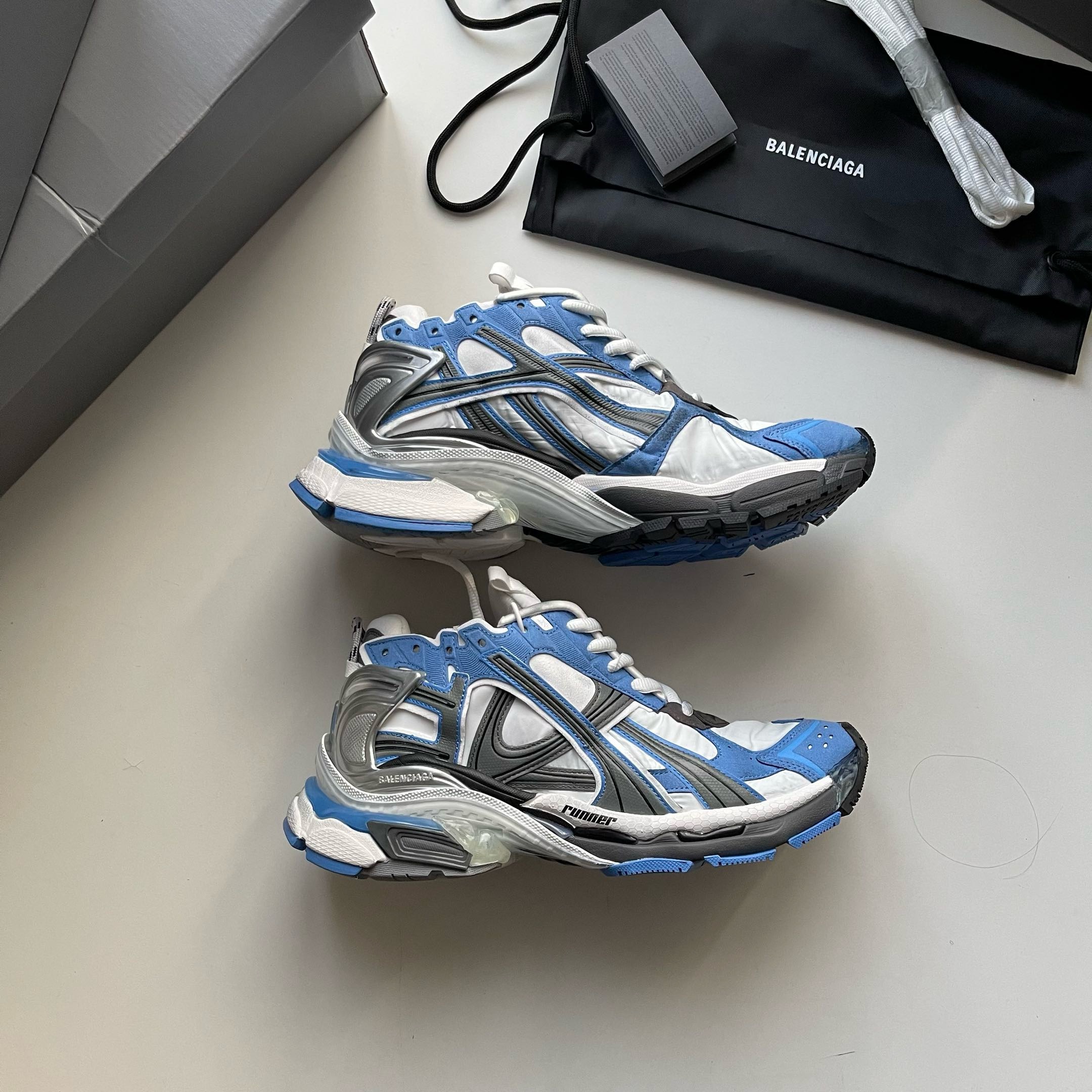 BALENCIAGA RUNNER WHITE GREY BLUE BALENCIAGA RUNNER WHITE GREY BLUE