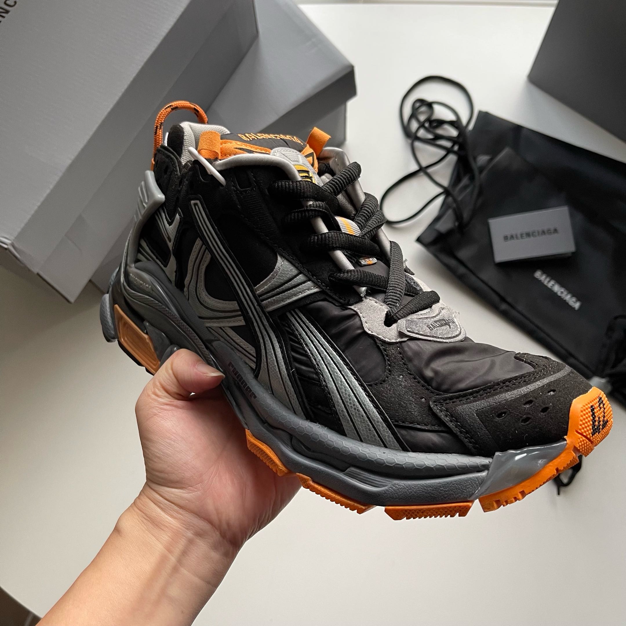 BALENCIAGA RUNNER BLACK ORANGE