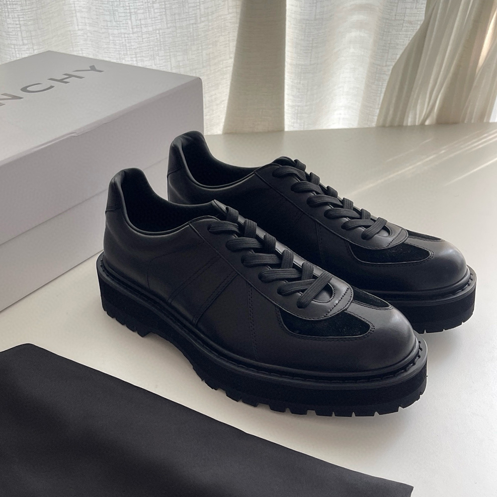 GIVENCHY BLACK LEATHER BOOT