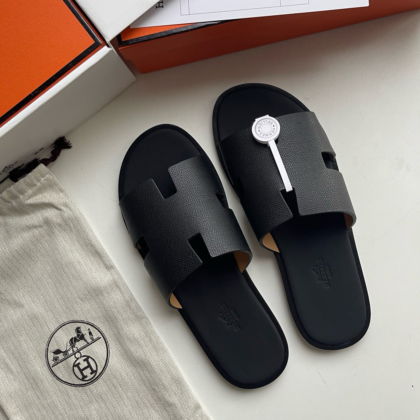 HERMÈS CLASSIC SANDALS BLACK