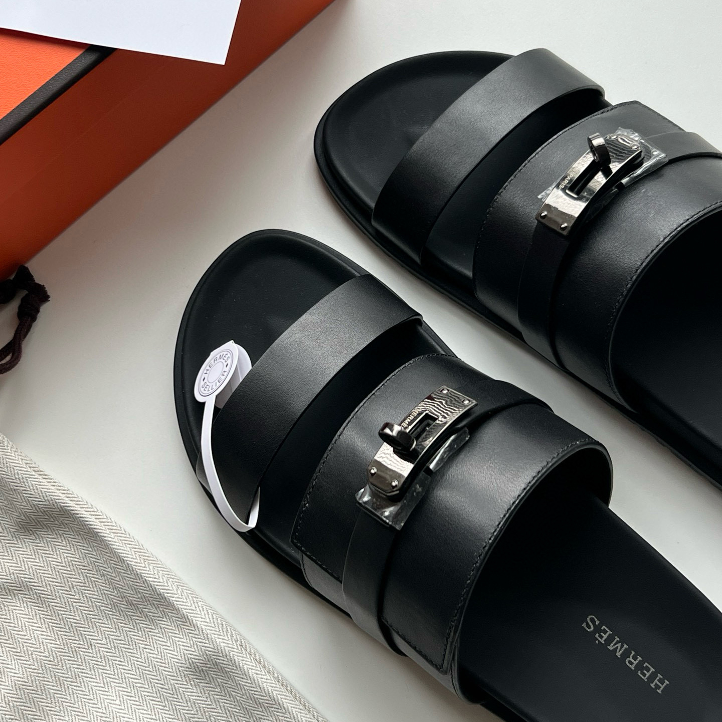 HERMÈS JACKSON KELLY LOCK SANDALS BLACK HERMÈS JACKSON KELLY LOCK SANDALS BLACK