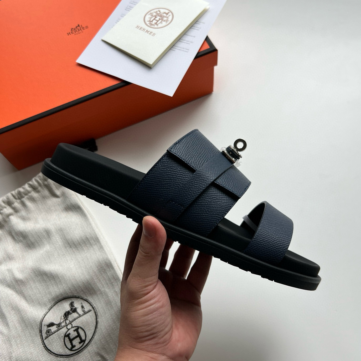 HERMÈS JACKSON KELLY LOCK SANDALS NAVY BLUEB HERMÈS JACKSON KELLY LOCK SANDALS NAVY BLUEB