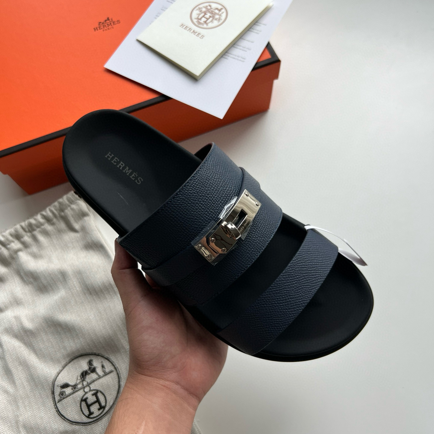 HERMÈS JACKSON KELLY LOCK SANDALS NAVY BLUEB HERMÈS JACKSON KELLY LOCK SANDALS NAVY BLUEB