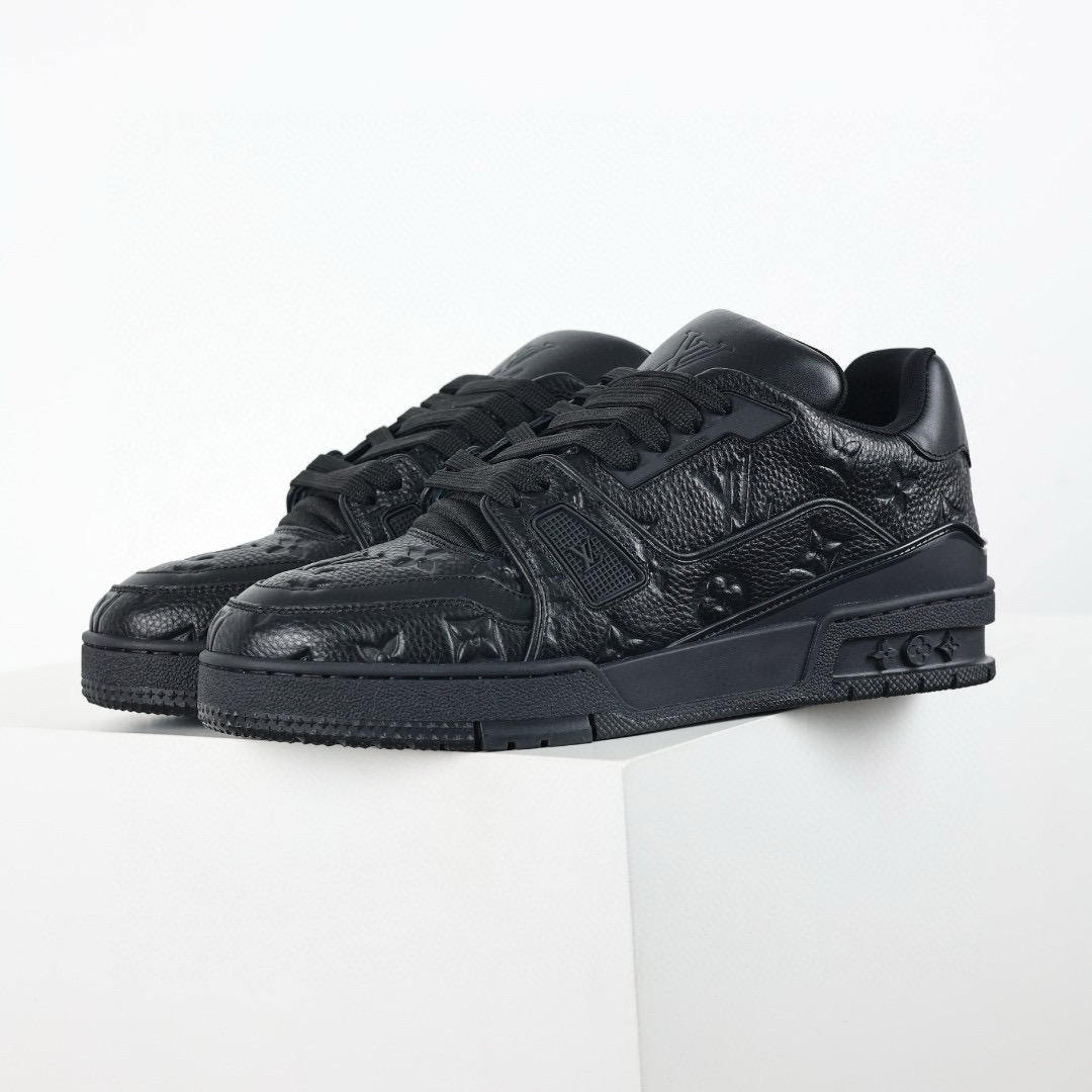 LOUIS VUITTON  LV Trainer Sneaker