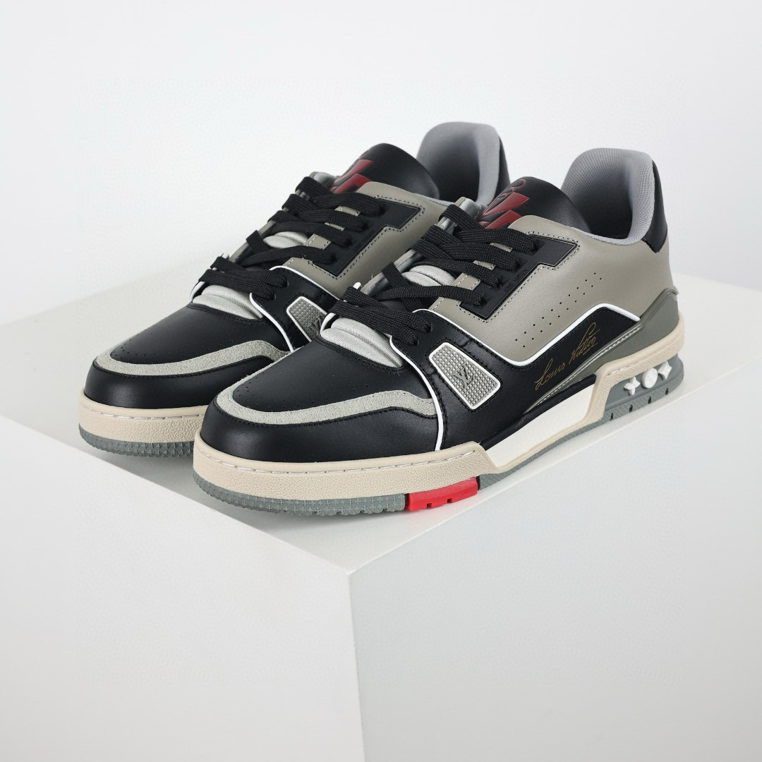 LOUIS VUITTON  LV Trainer Sneaker