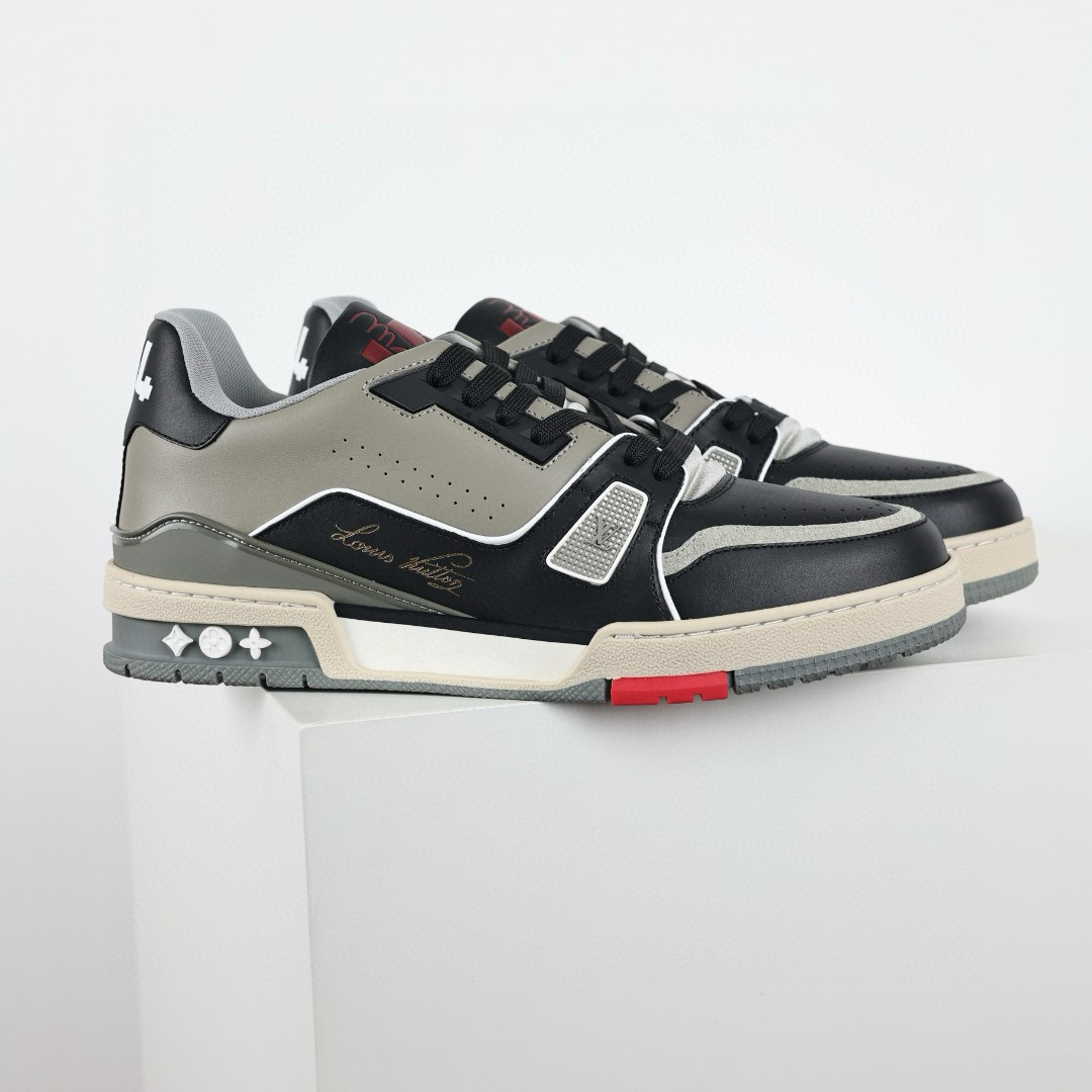 LOUIS VUITTON LV Trainer Sneaker LOUIS VUITTON LV Trainer Sneaker