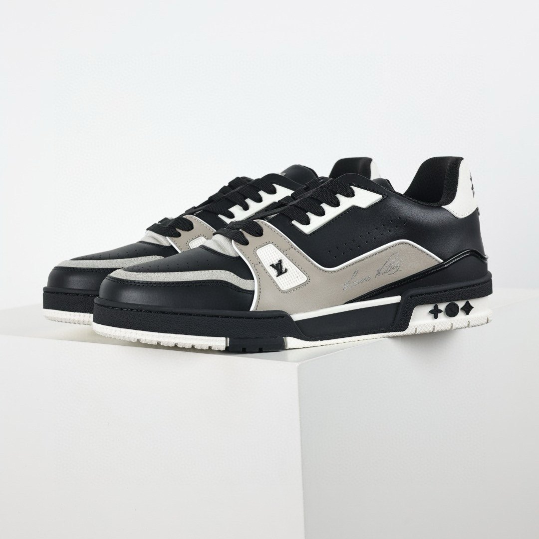 LOUIS VUITTON  LV Trainer Sneaker