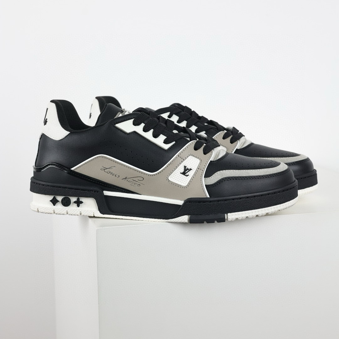 LOUIS VUITTON LV Trainer Sneaker LOUIS VUITTON LV Trainer Sneaker
