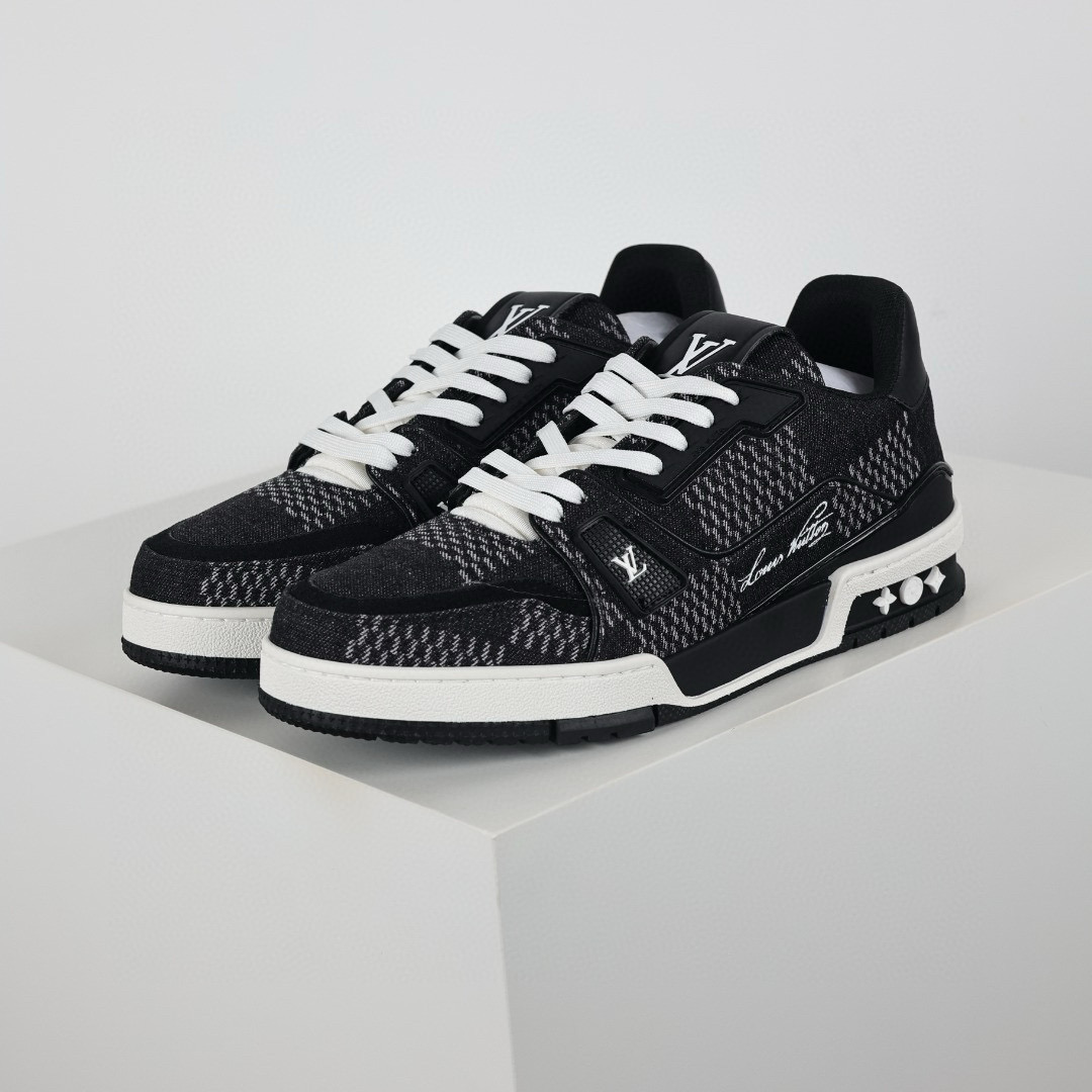 LOUIS VUITTON  LV Trainer Sneaker