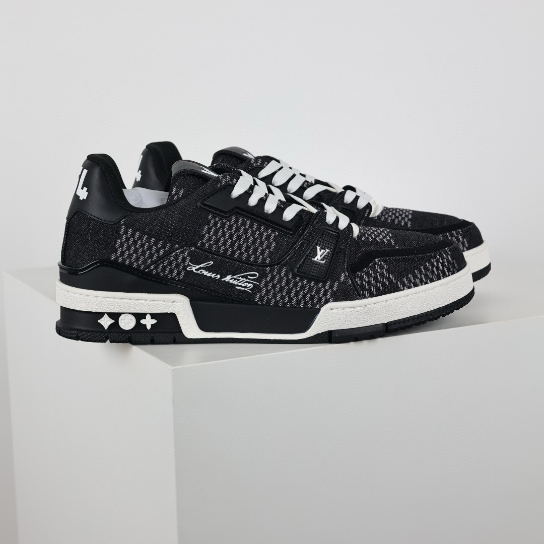 LOUIS VUITTON LV Trainer Sneaker LOUIS VUITTON LV Trainer Sneaker