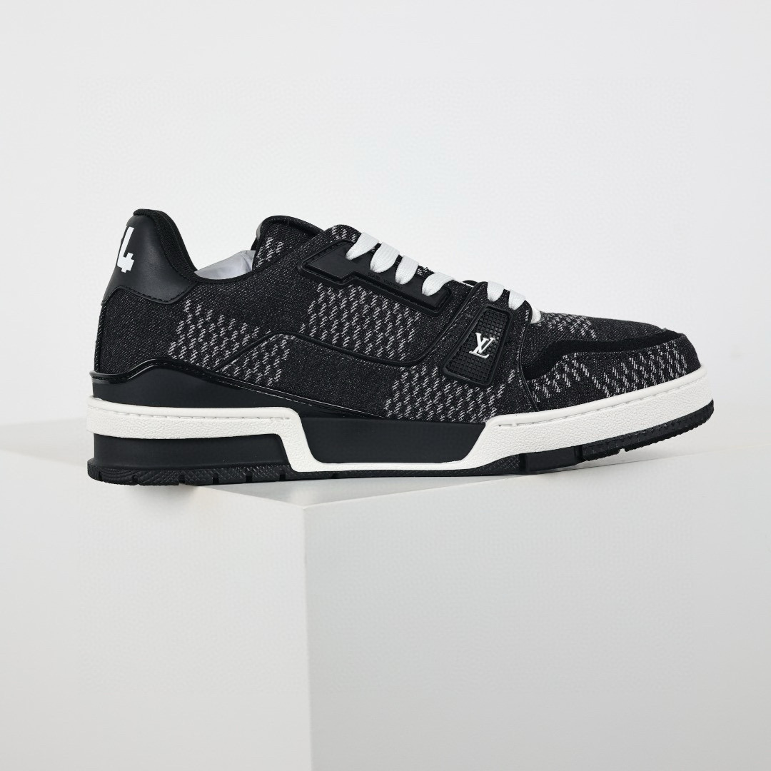 LOUIS VUITTON LV Trainer Sneaker LOUIS VUITTON LV Trainer Sneaker