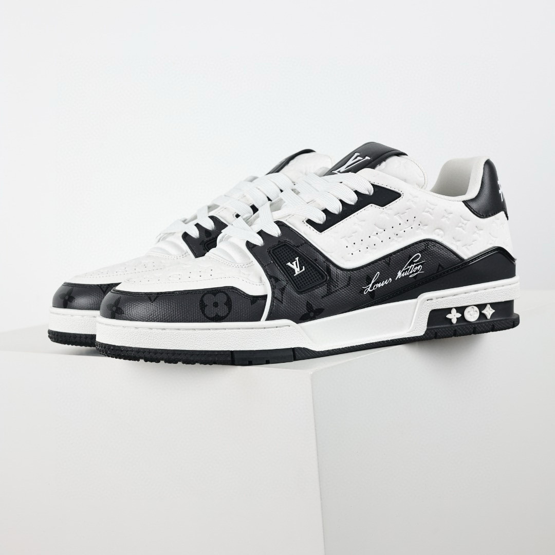 LOUIS VUITTON  LV Trainer Sneaker  white black