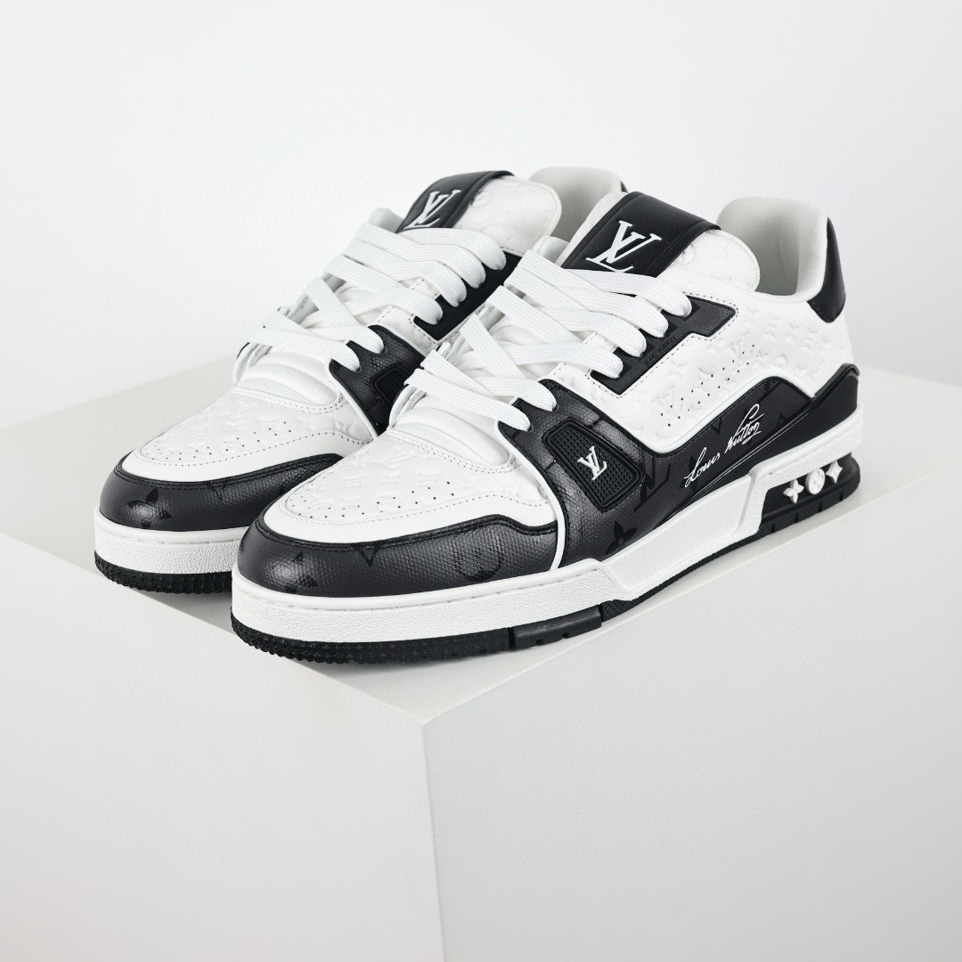 LOUIS VUITTON  LV Trainer Sneaker  white black