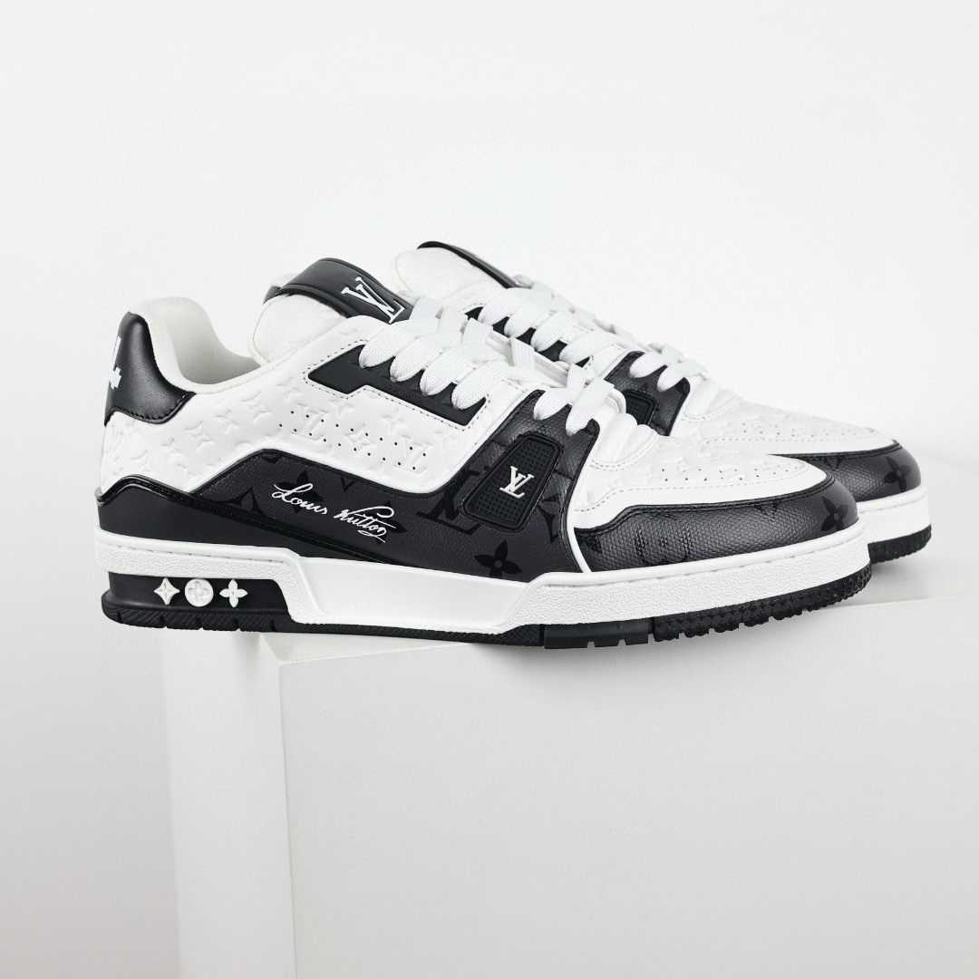 LOUIS VUITTON LV Trainer Sneaker white black LOUIS VUITTON LV Trainer Sneaker white black