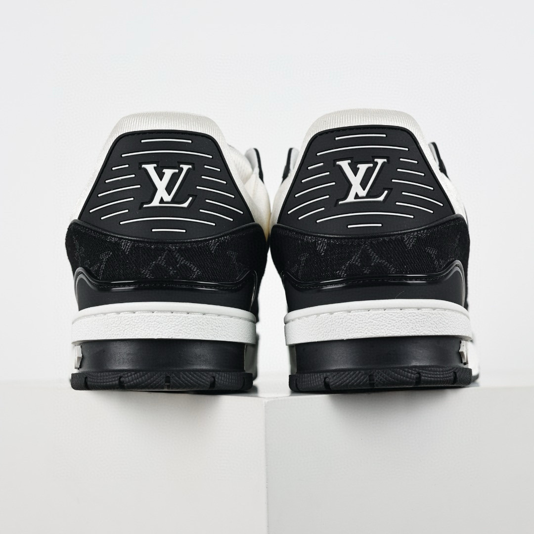 LOUIS VUITTON LV Trainer Sneaker black jeans LOUIS VUITTON LV Trainer Sneaker black jeans