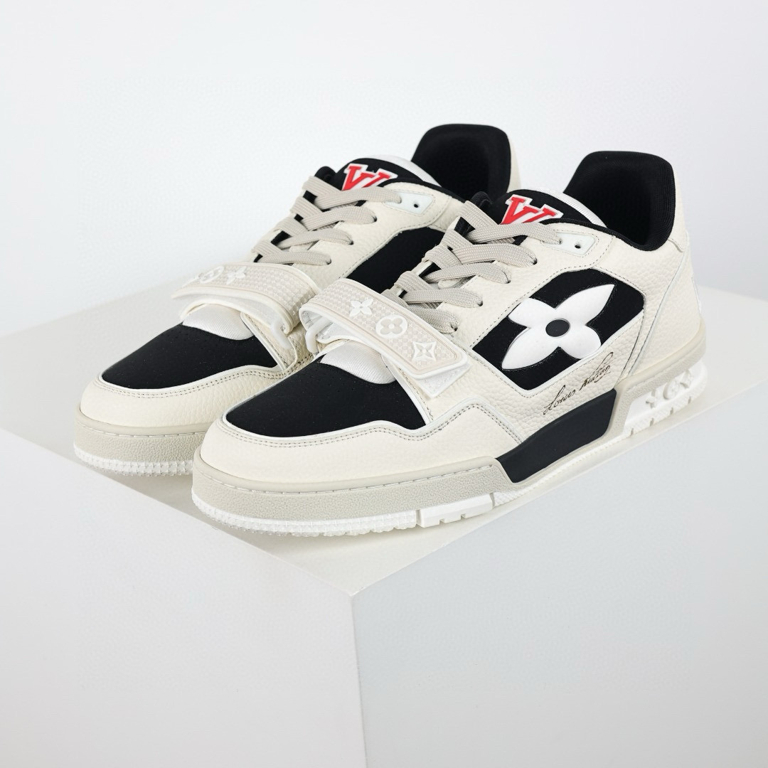 LOUIS VUITTON  LV Trainer  Sneaker 