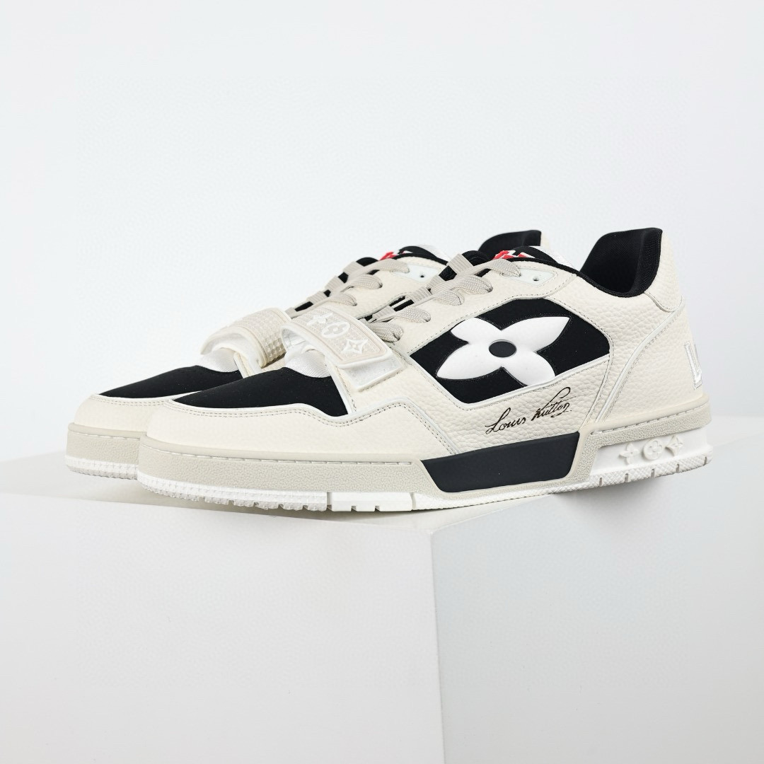 LOUIS VUITTON  LV Trainer  Sneaker 