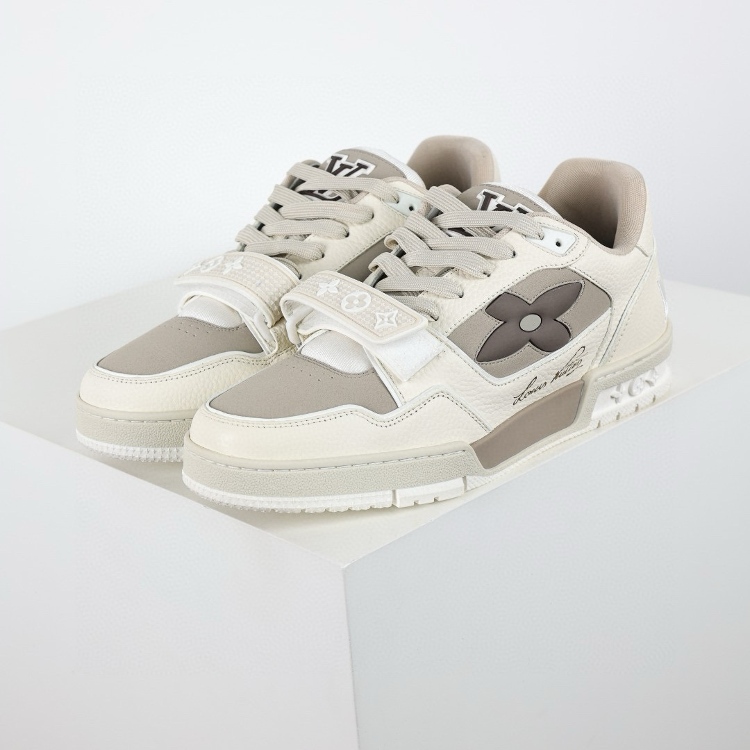 LOUIS VUITTON  LV Trainer  Sneaker
