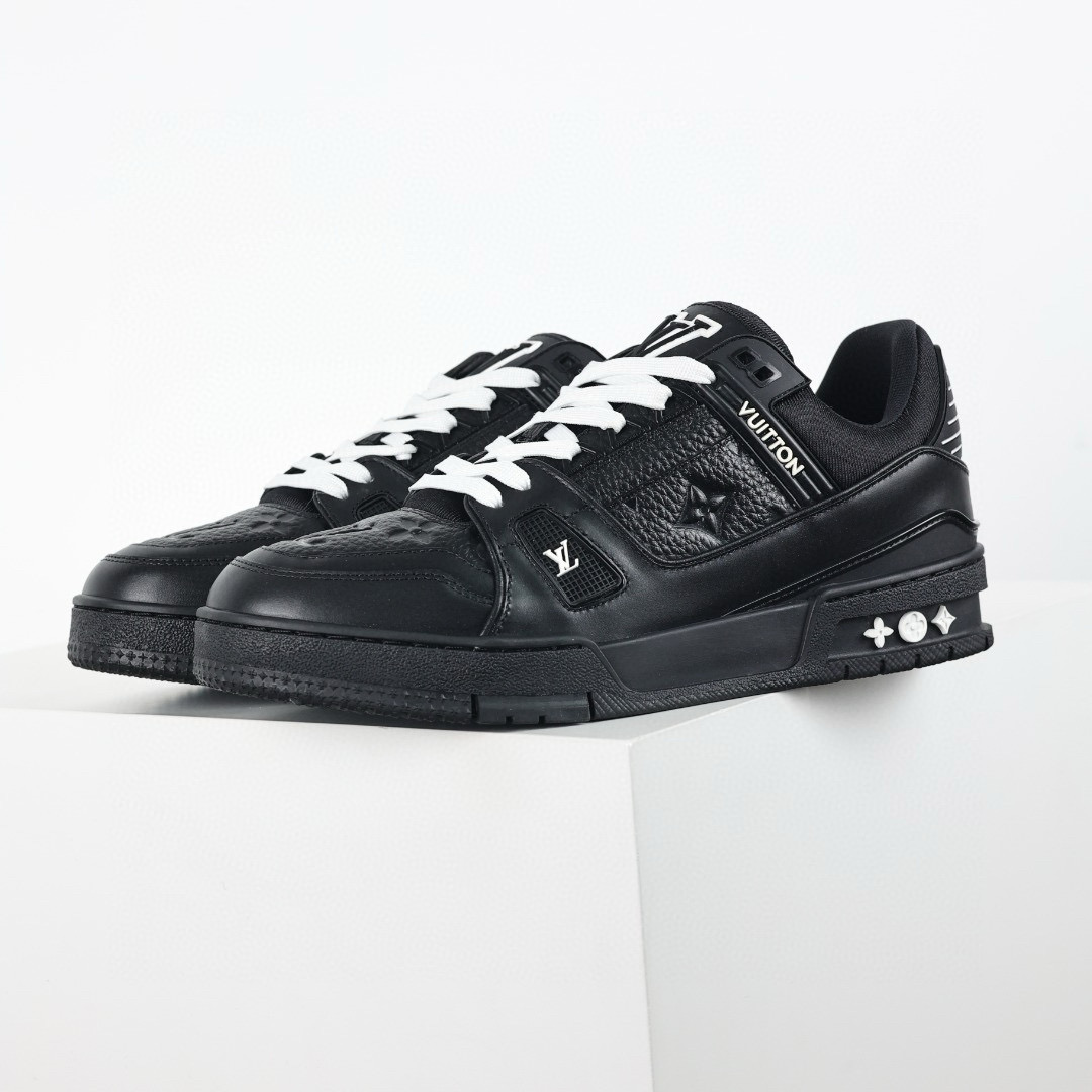 LOUIS VUITTON  LV Trainer Sneaker 