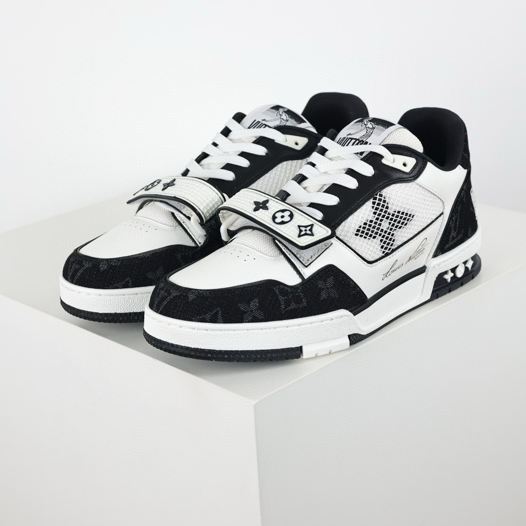 LOUIS VUITTON  LV Trainer Sneaker