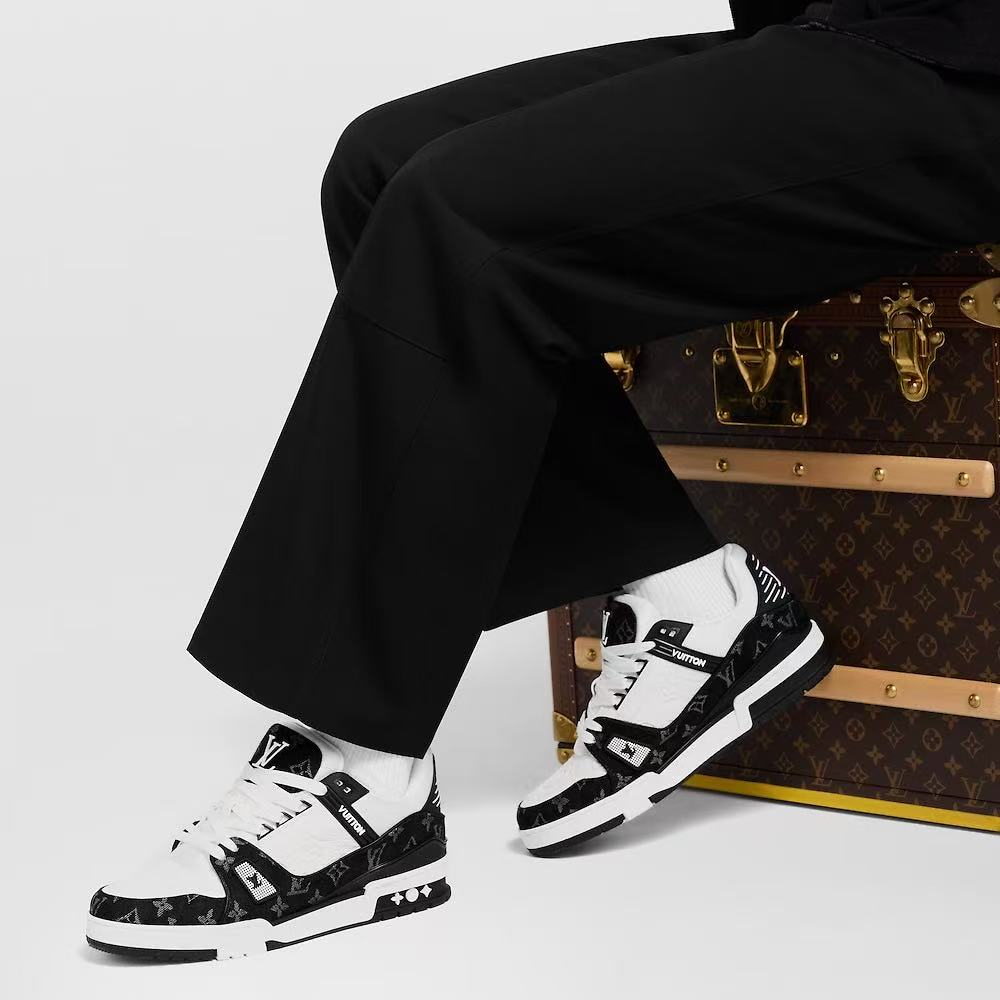 LOUIS VUITTON LV Trainer Sneaker black jeans LOUIS VUITTON LV Trainer Sneaker black jeans