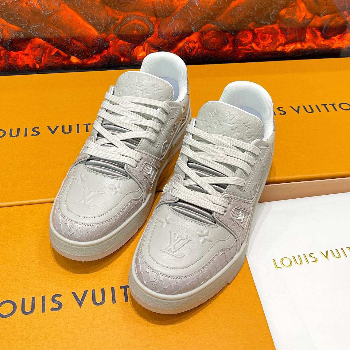 LOUIS VUITTON LV Trainer Sneaker