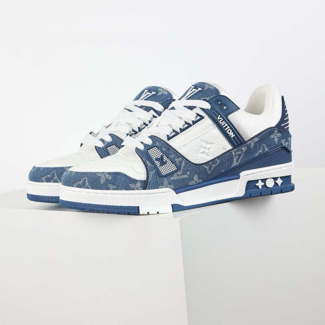 LOUIS VUITTON LV Trainer Sneaker blue jeans  