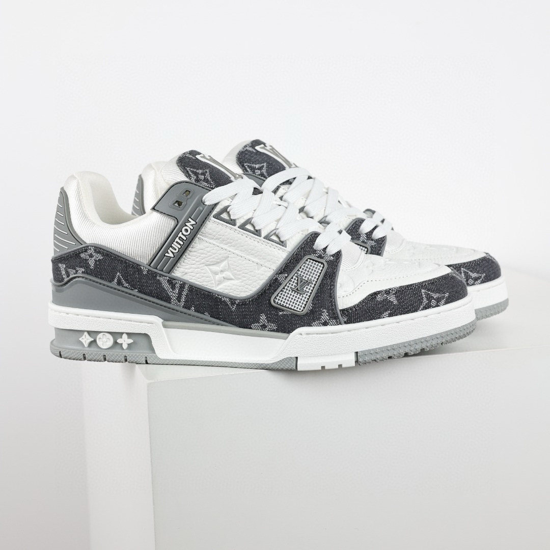 LOUIS VUITTON LV Trainer Sneaker grey jeans LOUIS VUITTON LV Trainer Sneaker grey jeans