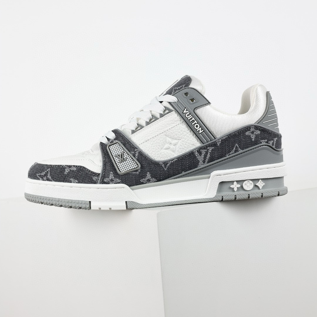 LOUIS VUITTON LV Trainer Sneaker grey jeans LOUIS VUITTON LV Trainer Sneaker grey jeans