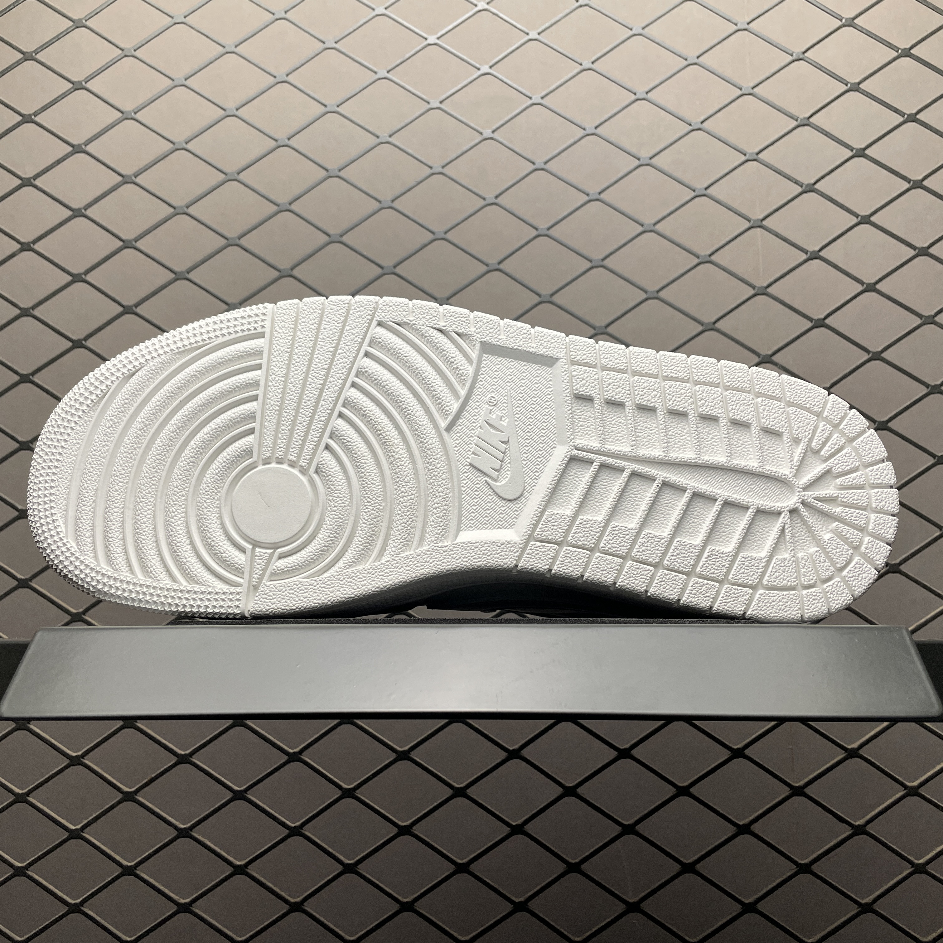 Travis Scott x Air Jordan 1 White Party Travis Scott x Air Jordan 1 White Party