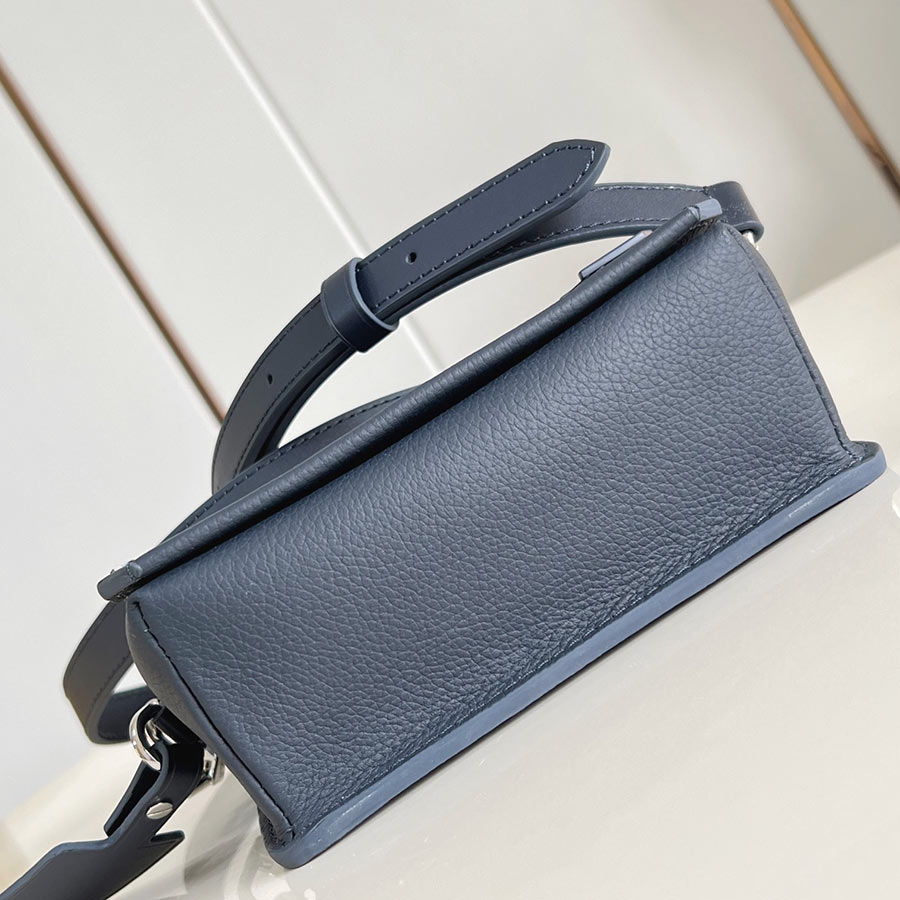 Louis Vuitton Fastline LV Aerogram Louis Vuitton Fastline LV Aerogram