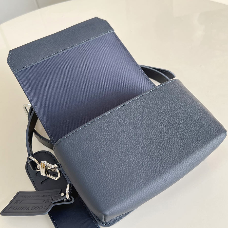 Louis Vuitton Fastline LV Aerogram Louis Vuitton Fastline LV Aerogram