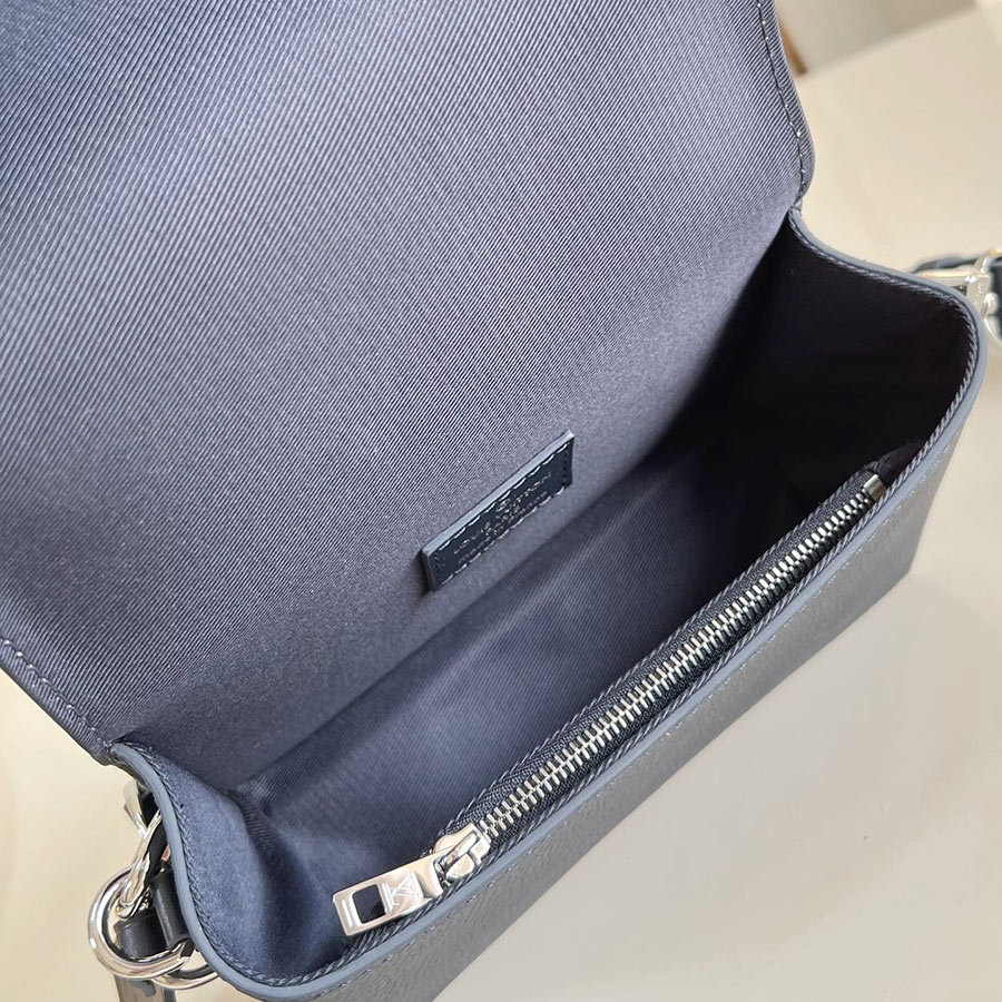 Louis Vuitton Fastline LV Aerogram Louis Vuitton Fastline LV Aerogram