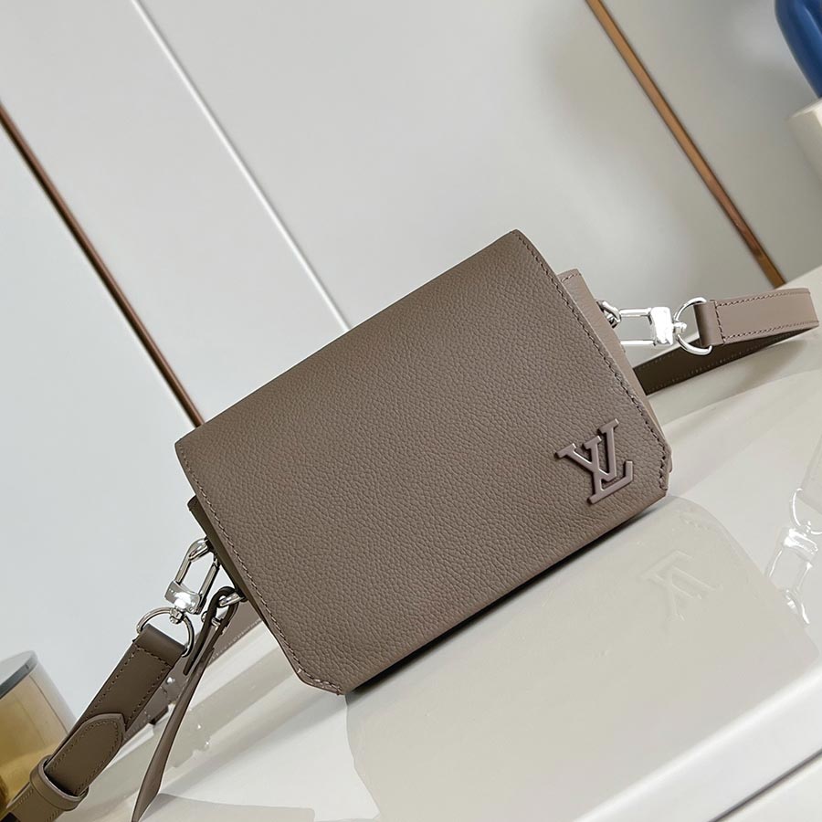 Louis Vuitton  Fastline   LV Aerogram