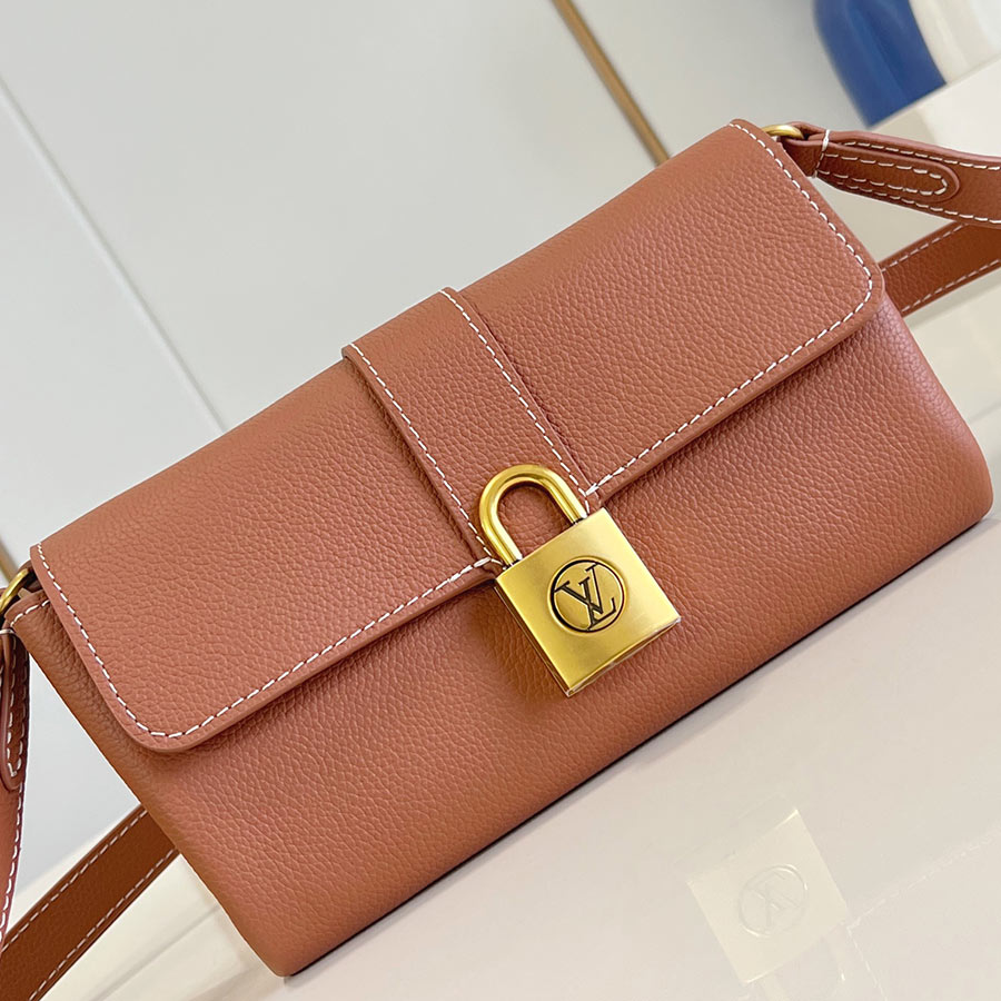 Louis Vuitton  Wallet On Chain Low Key