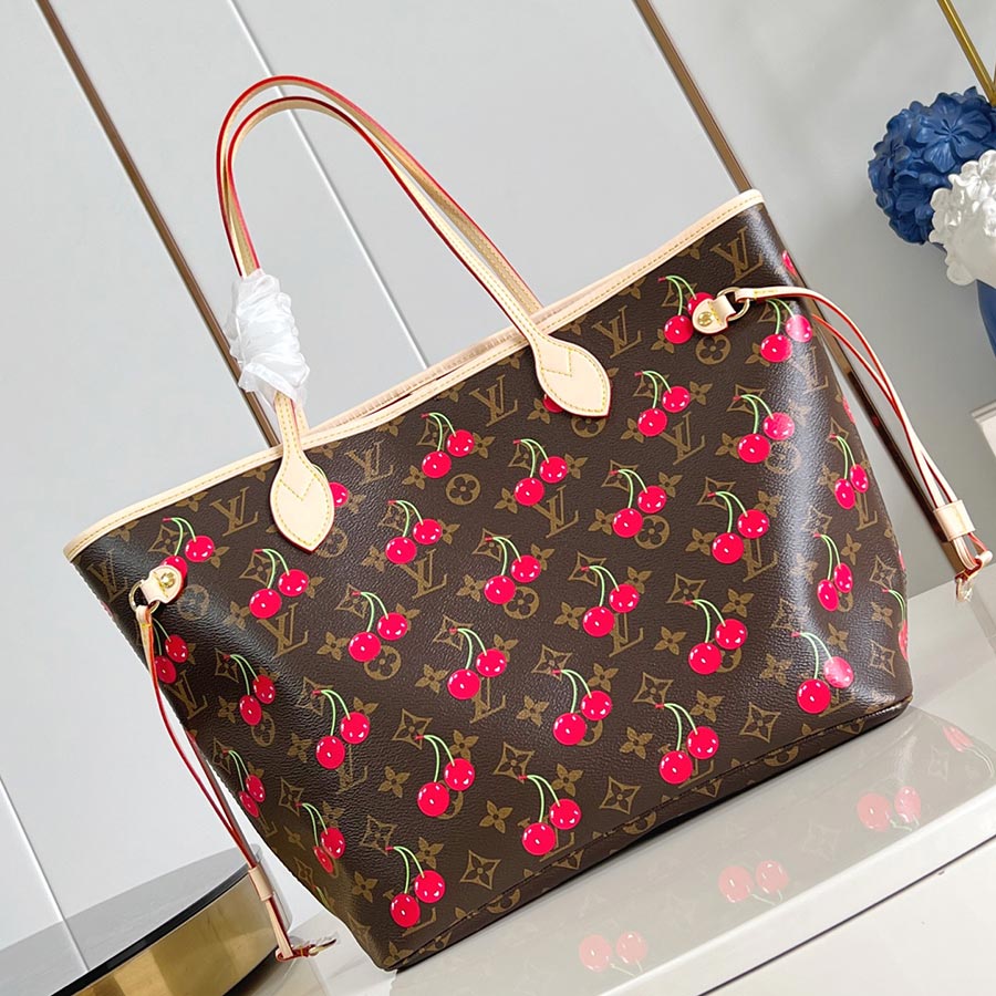 Louis Vuitton Neverfull  Monogram